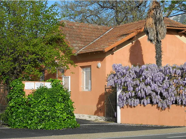 Façade de la Clinique Vétérinaire des Docteurs Chabaud à Carpentras
